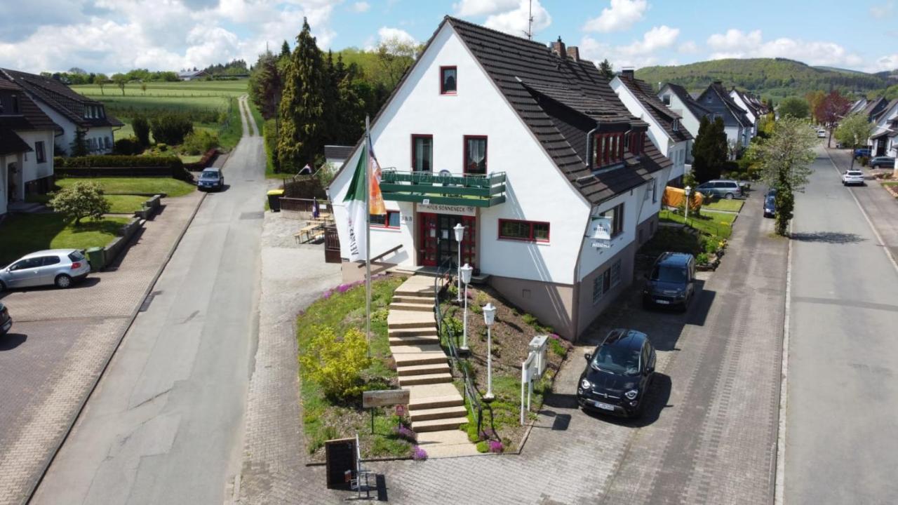 Hotel Haus Sonneneck Medebach Esterno foto