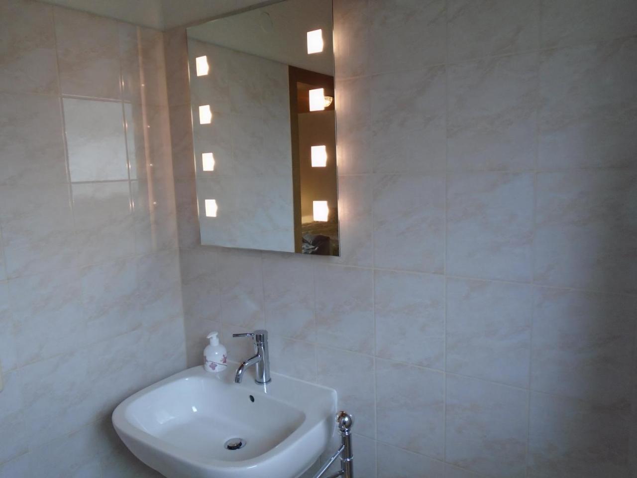 Hotel Haus Sonneneck Medebach Esterno foto